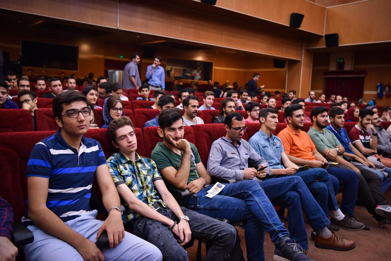 بنیاد ملی بازی‌های رایانه‌ای, صنعت بازی ایران, گوشی موبایل - Mobile Phones (Smart Phones)