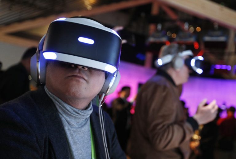 سونی دستکش‌های واقعیت مجازی