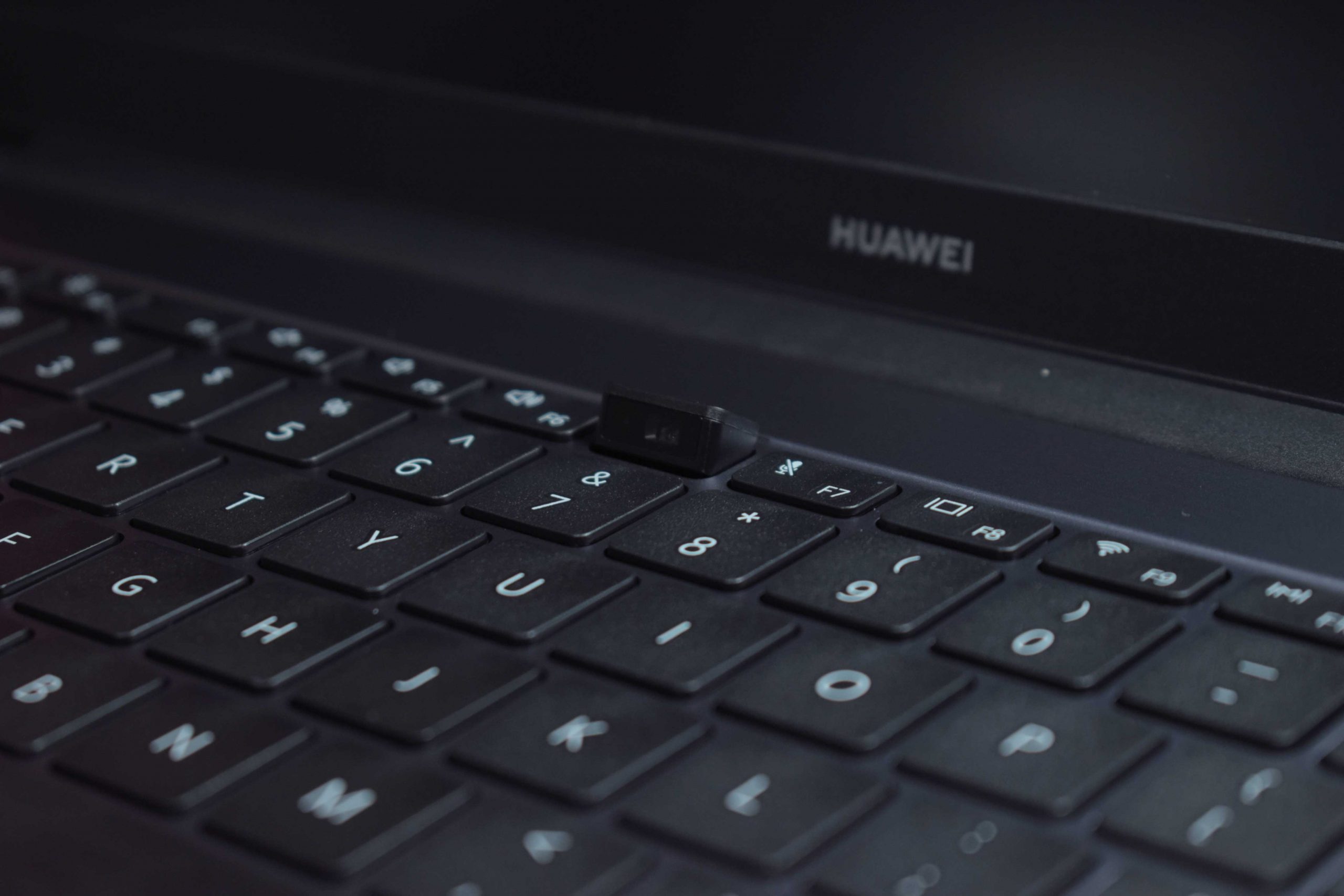 بررسی لپ تاپ هوآوی MateBook D15