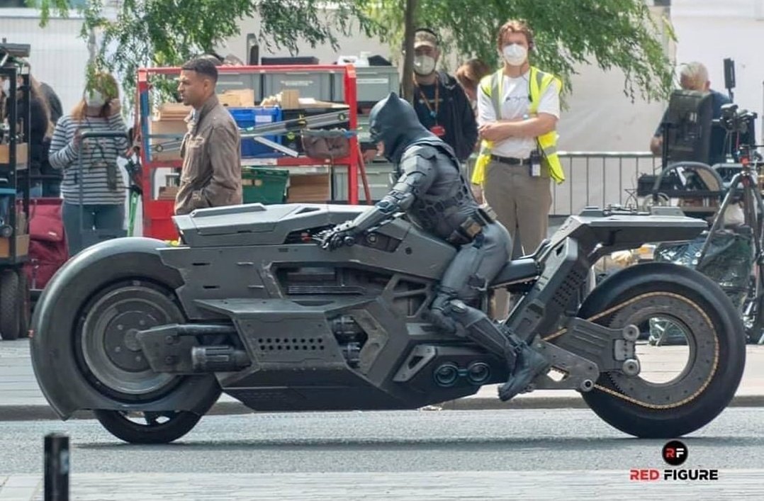 تصویر موتور بتمن در پشت صحنه فیلم The Flash منتشر شد