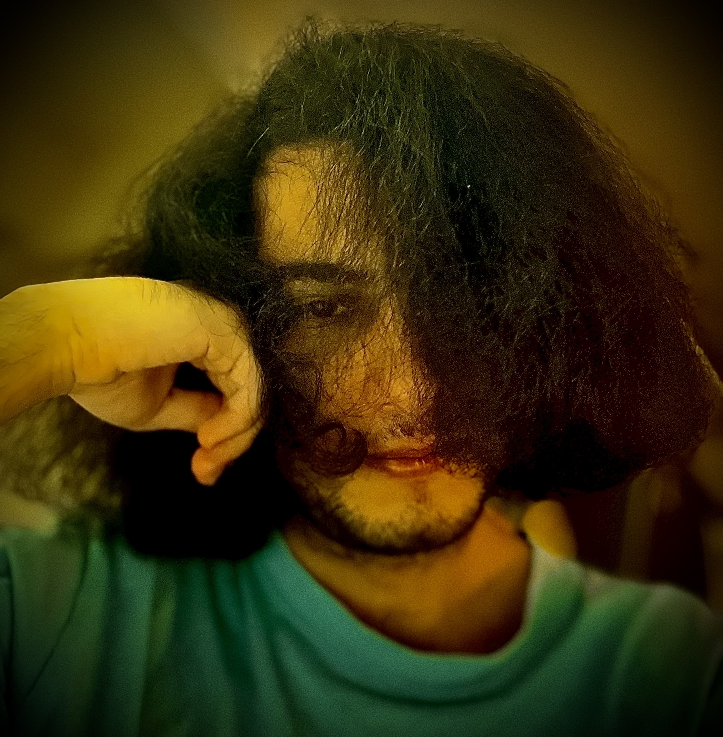 سام حقیقی